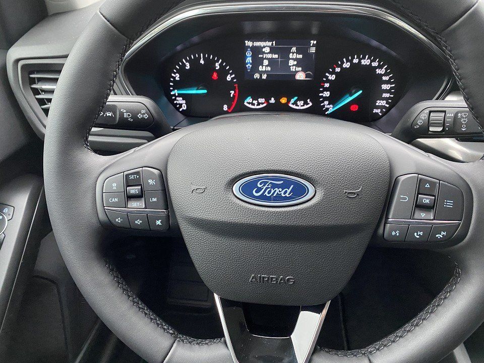 Fahrzeugabbildung Ford Focus 1.0 EcoBoost MHEV Titanium