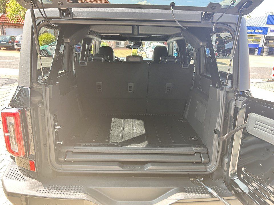 Fahrzeugabbildung Ford Bronco 2.7 Ecoboost V6 Outer Banks Automatik