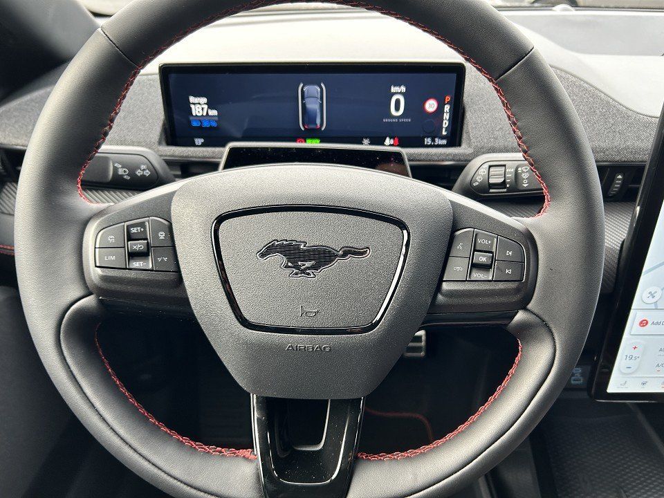 Fahrzeugabbildung Ford Mustang Mach-E RWD Premium Batterie Extended Ran