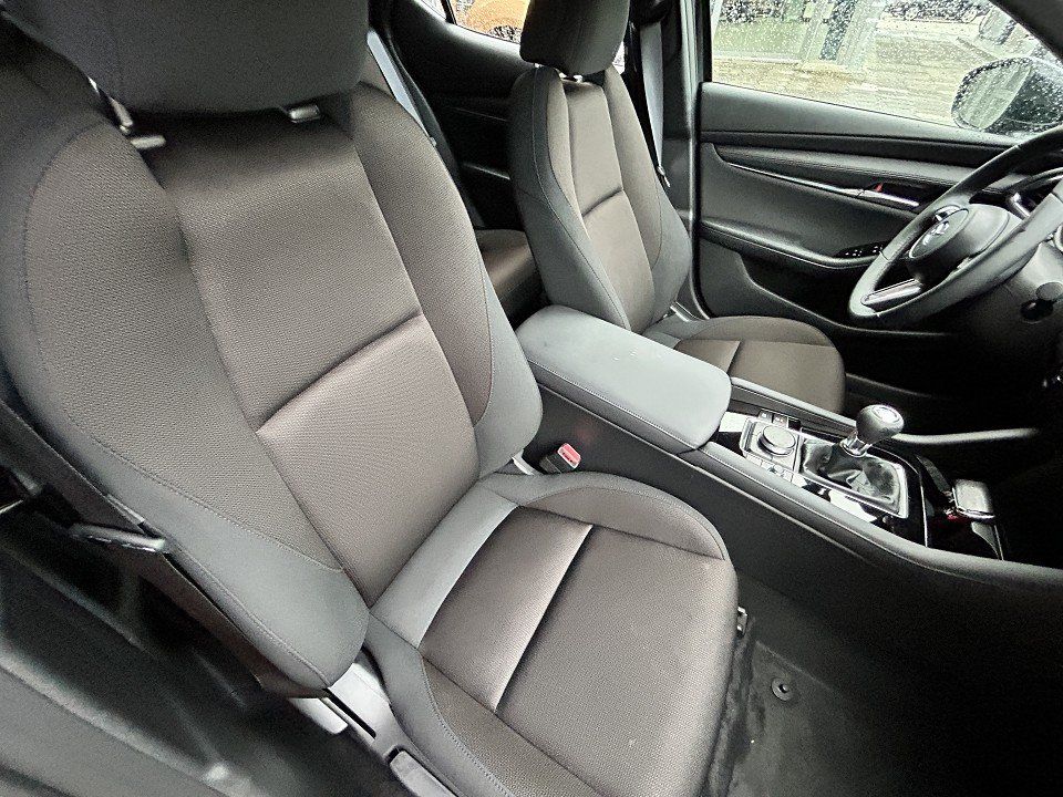 Fahrzeugabbildung Mazda 3 2.0L e-SKYACTIV G Exclusive
