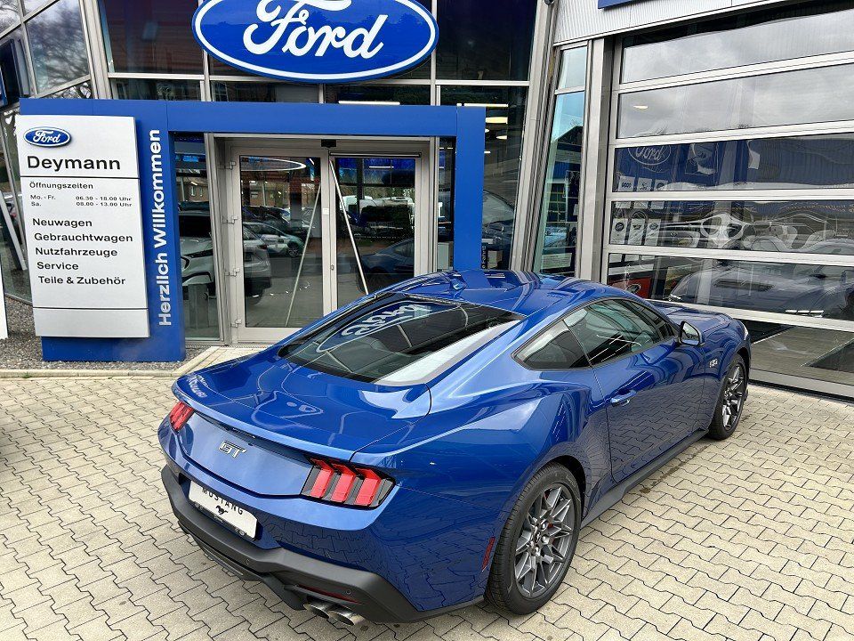 Fahrzeugabbildung Ford Mustang 5,0 V8 GT Fastback Automatik (2024)