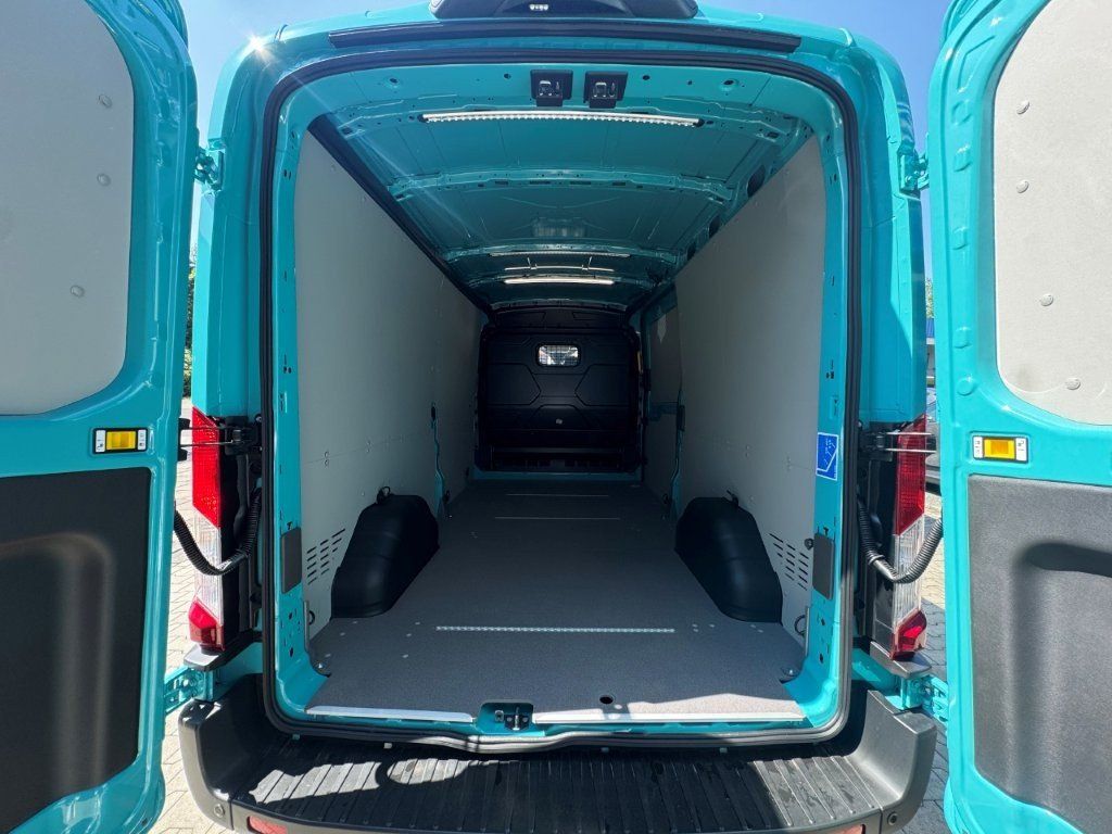 Fahrzeugabbildung Ford Transit 2,0 Ecoblue 350 L3H2 Kasten Trend