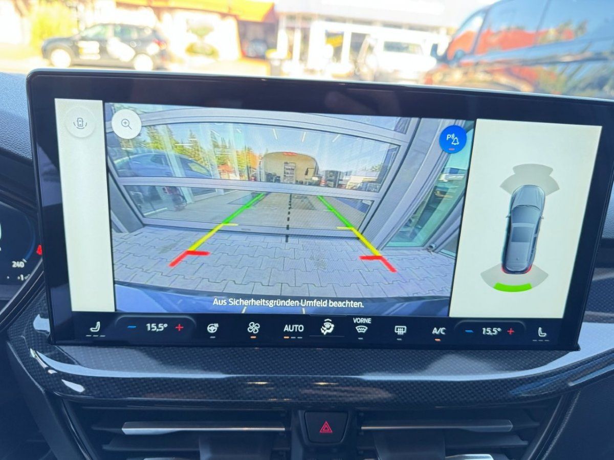 Fahrzeugabbildung Ford Focus Turnier 1.0 EcoBoost MHEV ST-Line X Automa