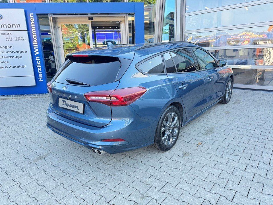 Fahrzeugabbildung Ford Focus Turnier 1.0 EcoBoost MHEV ST-Line X Automa