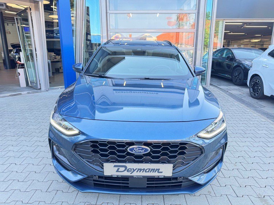 Fahrzeugabbildung Ford Focus Turnier 1.0 EcoBoost MHEV ST-Line X Automa