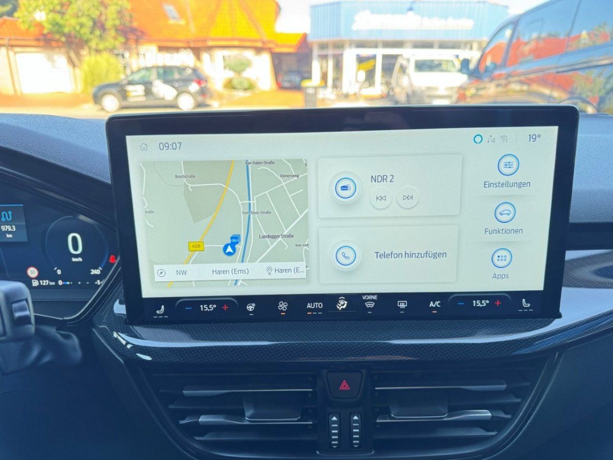 Fahrzeugabbildung Ford Focus Turnier 1.0 EcoBoost MHEV ST-Line X Automa