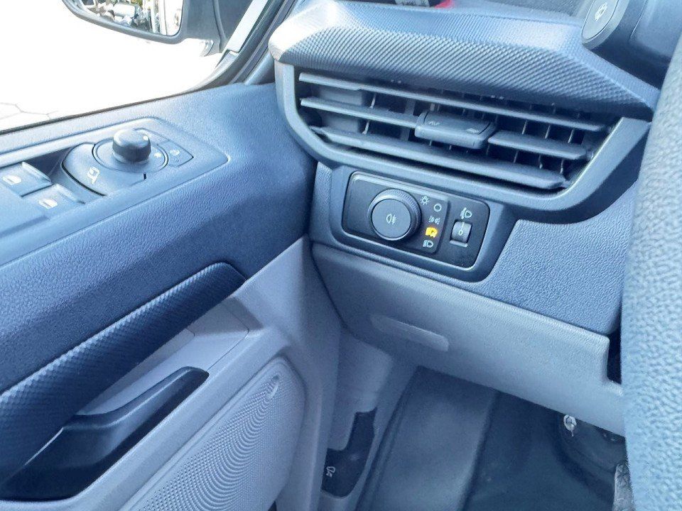 Fahrzeugabbildung Ford Transit Custom BEV AWD 320L1 Kasten Trend
