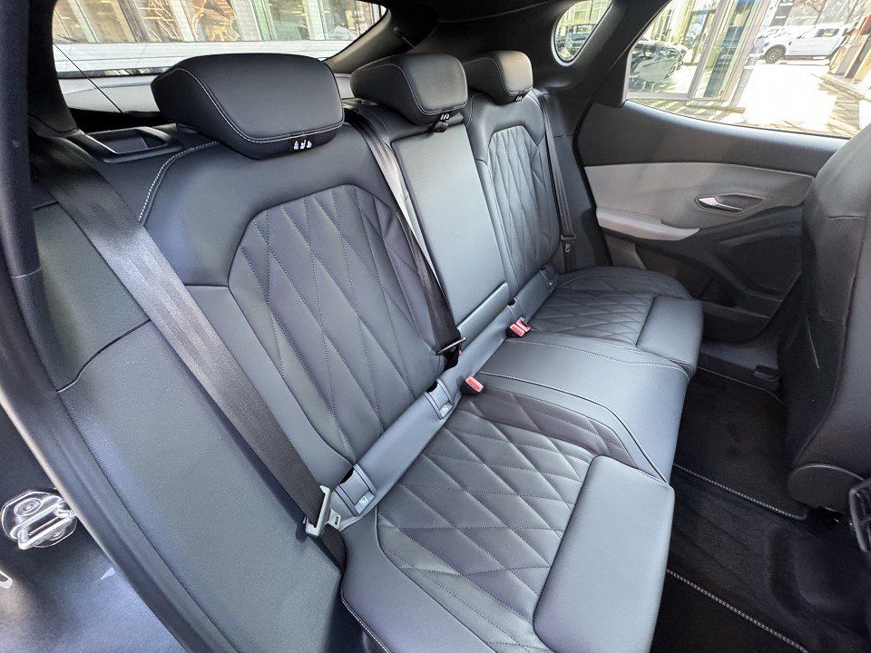 Fahrzeugabbildung Ford Capri EV AWD Premium Extended Range