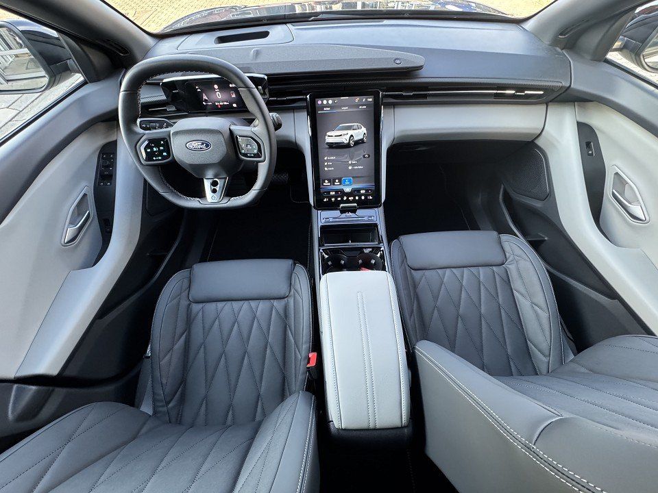 Fahrzeugabbildung Ford Capri EV AWD Premium Extended Range