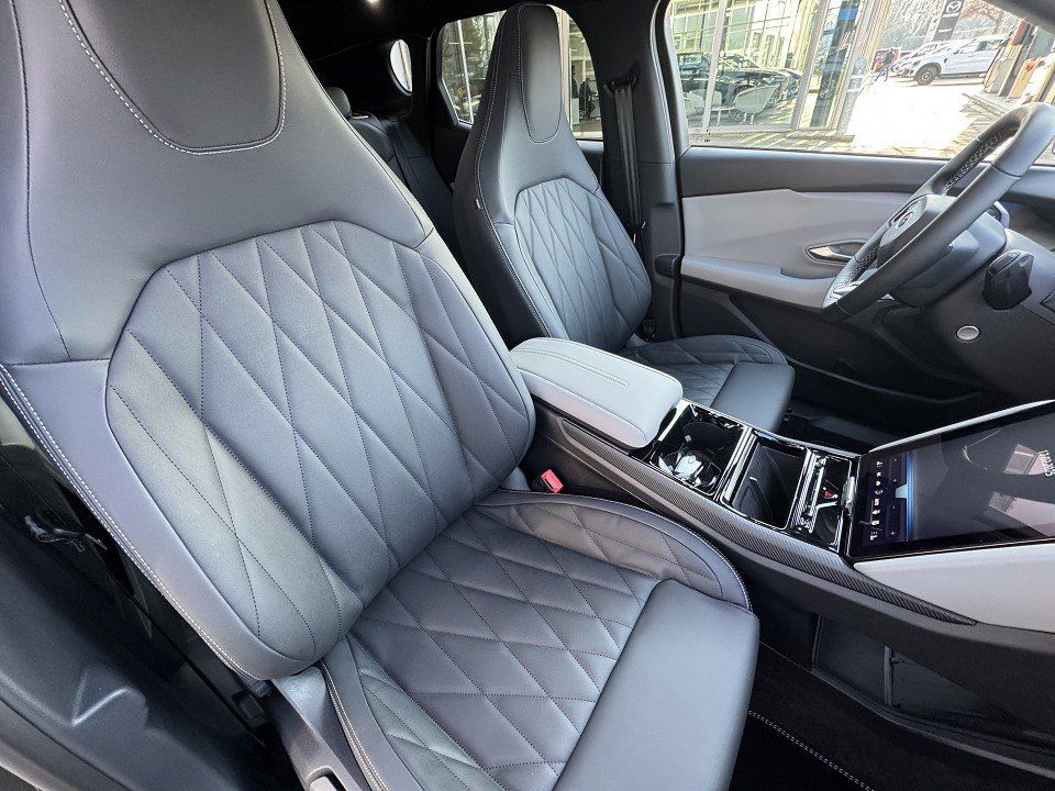 Fahrzeugabbildung Ford Capri EV AWD Premium Extended Range