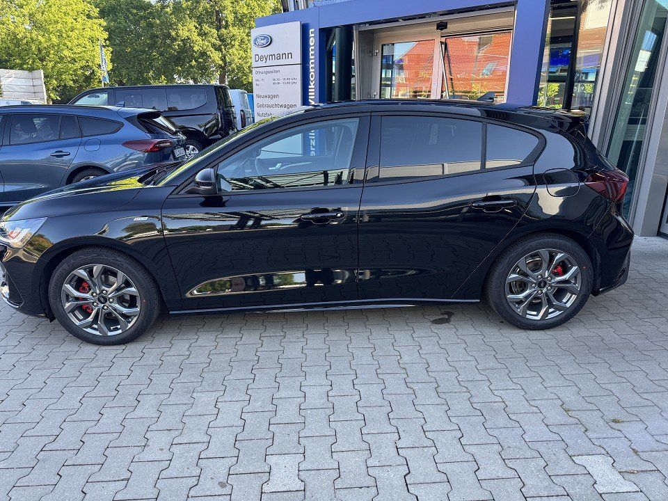 Fahrzeugabbildung Ford Focus 1.0 EcoBoost MHEV ST-Line