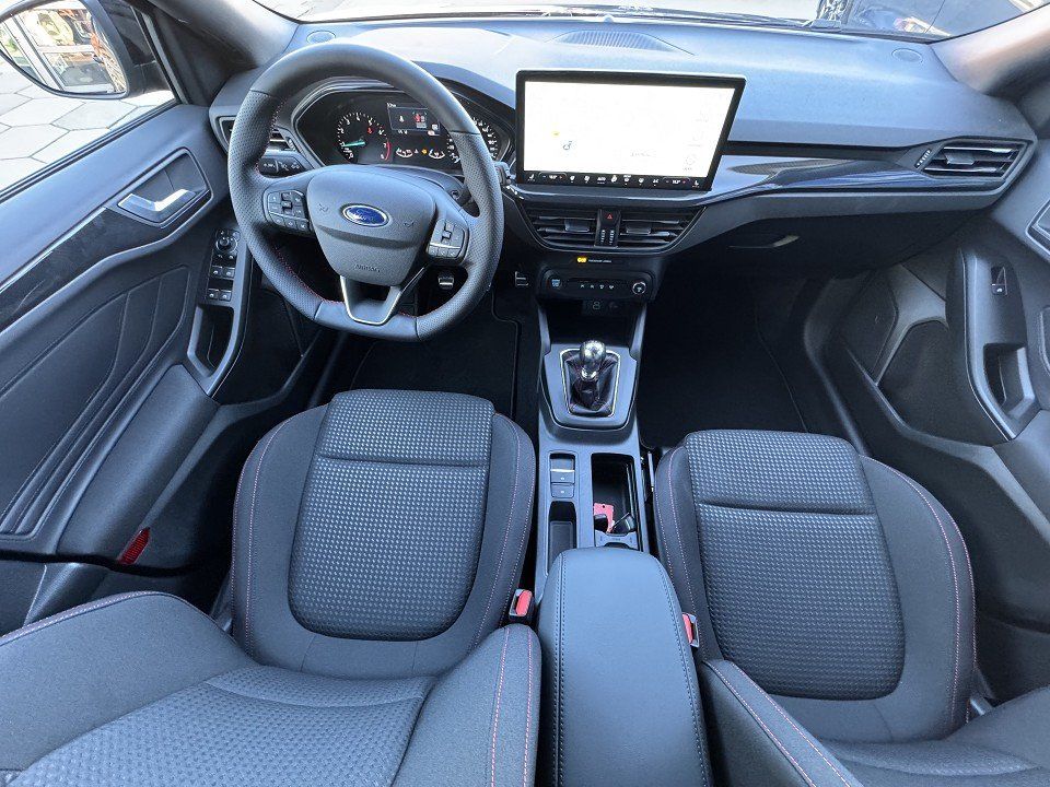 Fahrzeugabbildung Ford Focus 1.0 EcoBoost MHEV ST-Line