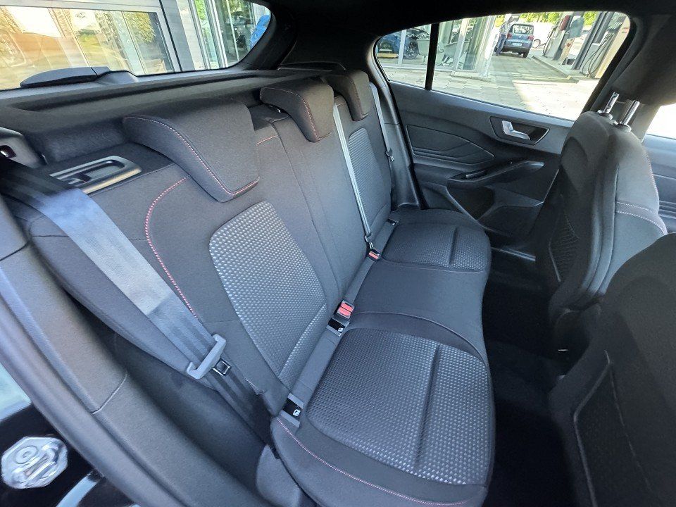 Fahrzeugabbildung Ford Focus 1.0 EcoBoost MHEV ST-Line