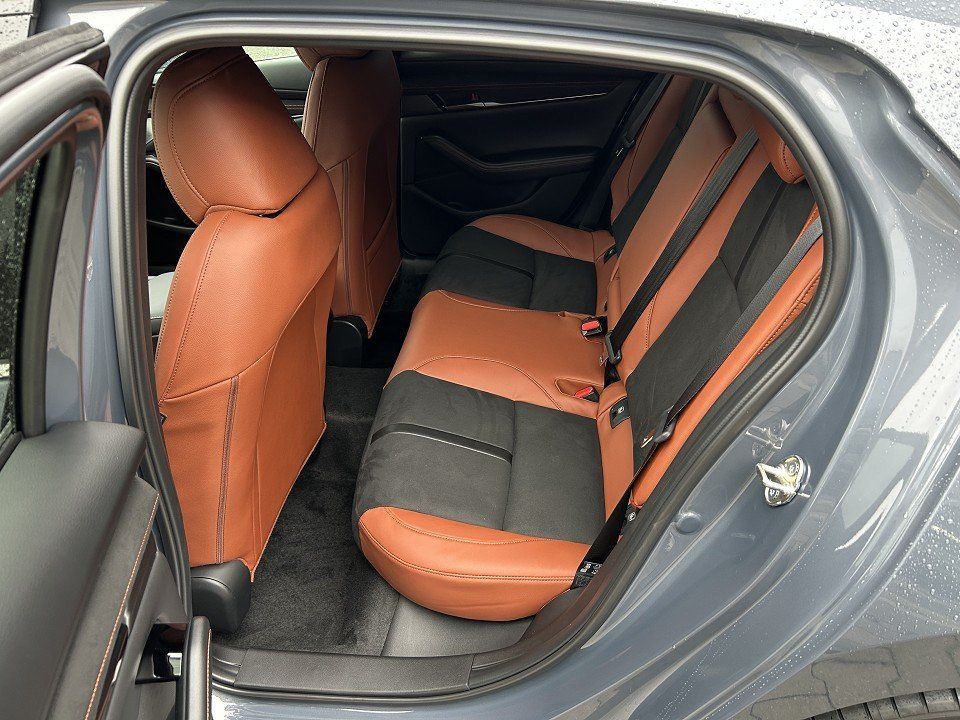 Fahrzeugabbildung Mazda 3 2.5L e-SKYACTIV G 140ps Nagisa