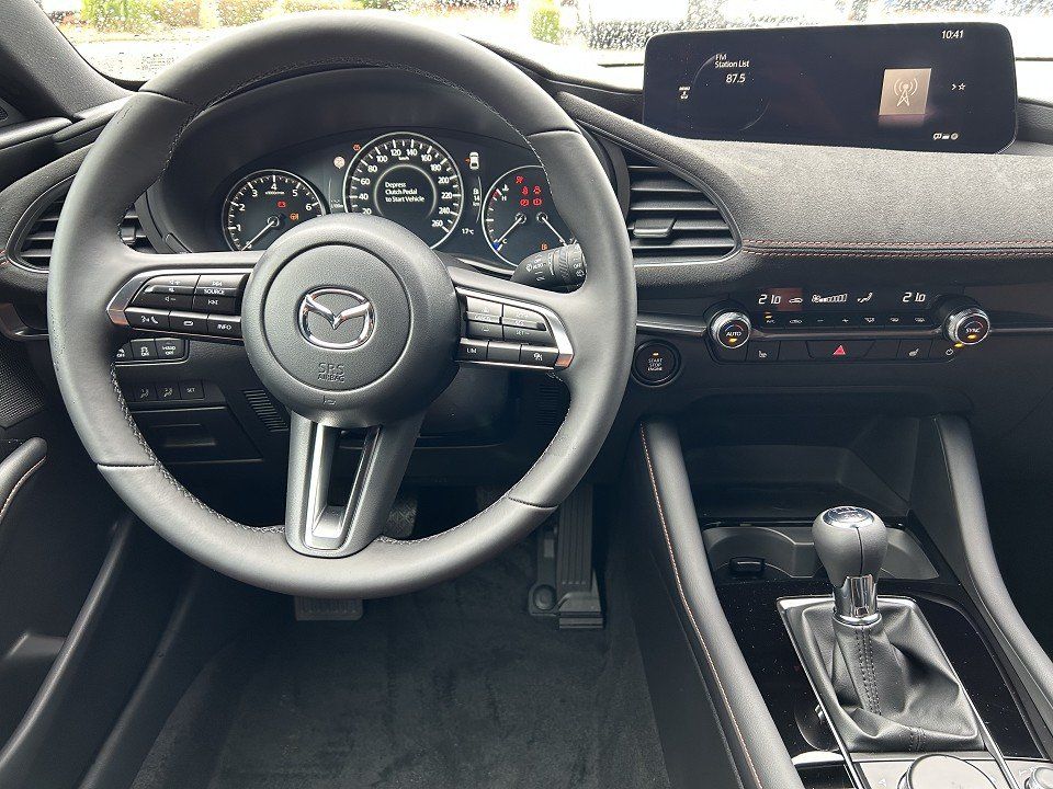 Fahrzeugabbildung Mazda 3 2.5L e-SKYACTIV G 140ps Nagisa