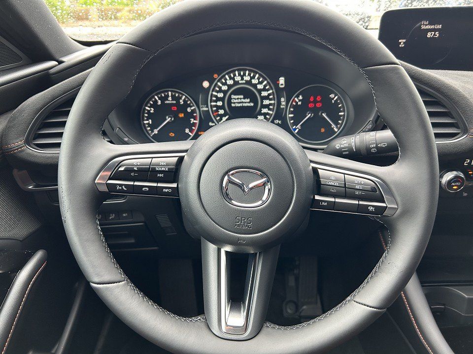 Fahrzeugabbildung Mazda 3 2.5L e-SKYACTIV G 140ps Nagisa