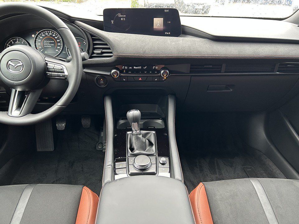 Fahrzeugabbildung Mazda 3 2.5L e-SKYACTIV G 140ps Nagisa