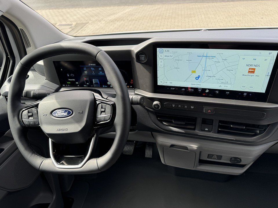 Fahrzeugabbildung Ford Transit Custom 2.5 PHEV 320L1 Trend Automatik We