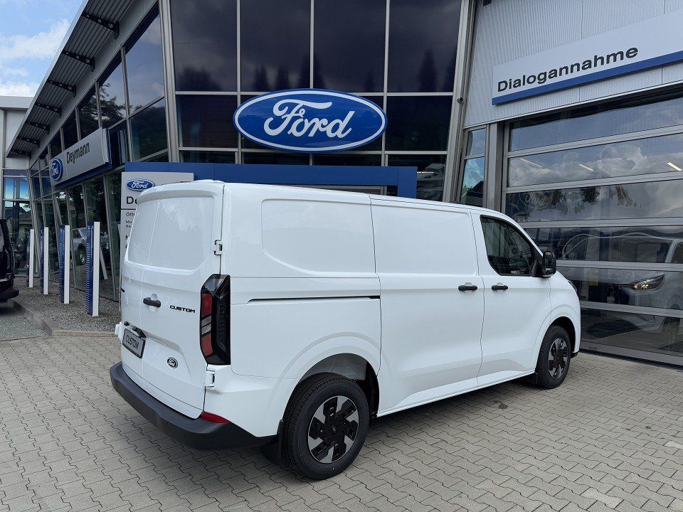 Fahrzeugabbildung Ford Transit Custom 2.5 PHEV 320L1 Trend Automatik