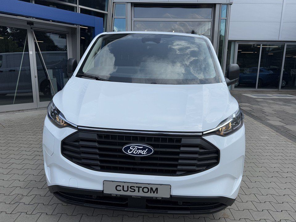 Fahrzeugabbildung Ford Transit Custom 2.5 PHEV 320L1 Trend Automatik