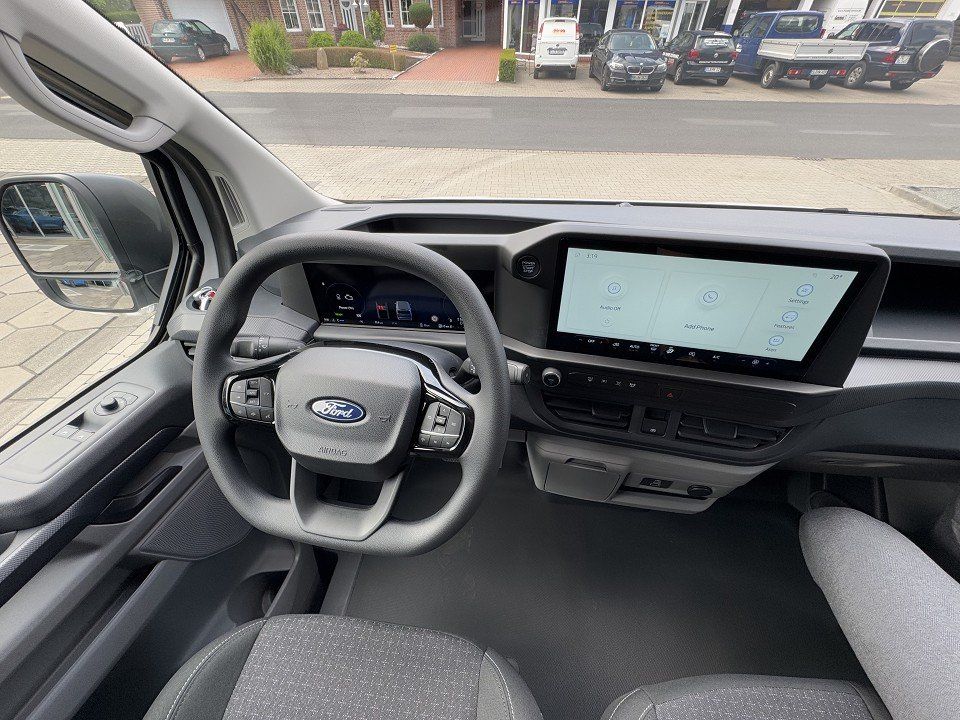 Fahrzeugabbildung Ford Transit Custom 2.5 PHEV 320L1 Trend Automatik