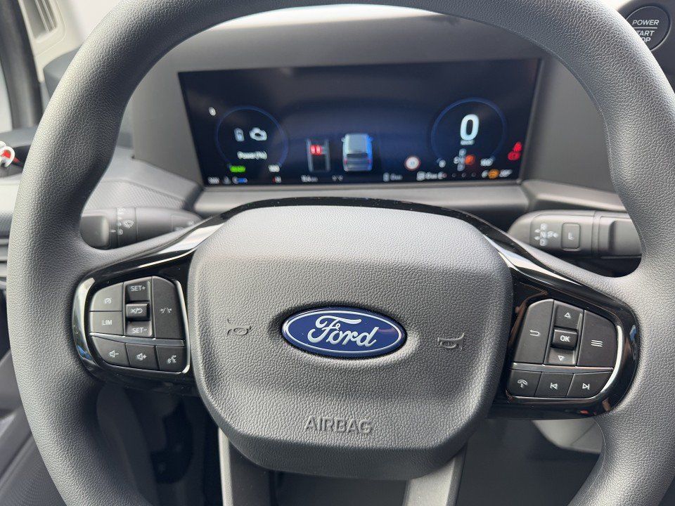 Fahrzeugabbildung Ford Transit Custom 2.5 PHEV 320L1 Trend Automatik