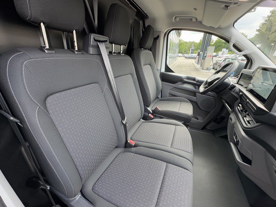 Fahrzeugabbildung Ford Transit Custom 2.5 PHEV 320L1 Trend Automatik