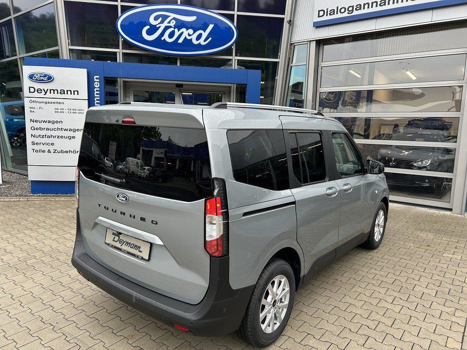 Fahrzeugabbildung Ford Tourneo Courier 1.0 EcoBoost Titanium Automatik
