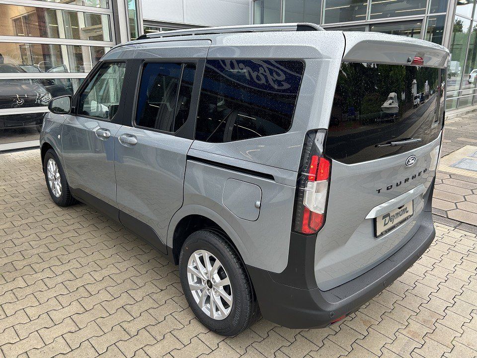 Fahrzeugabbildung Ford Tourneo Courier 1.0 EcoBoost Titanium Automatik