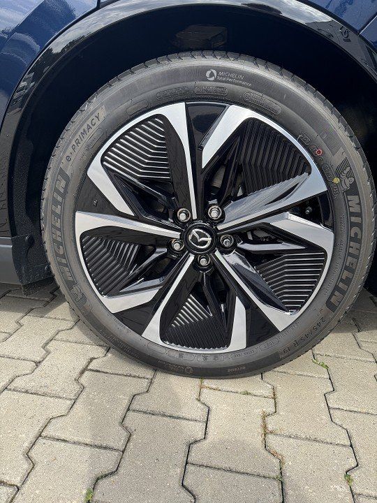 Fahrzeugabbildung Mazda 6e 5HB EV 258ps 1AT RWD Takumi Plus