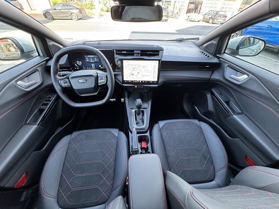 Fahrzeugabbildung Ford Puma 1.0 EcoBoost MHEV ST-Line X Powershift ST-L