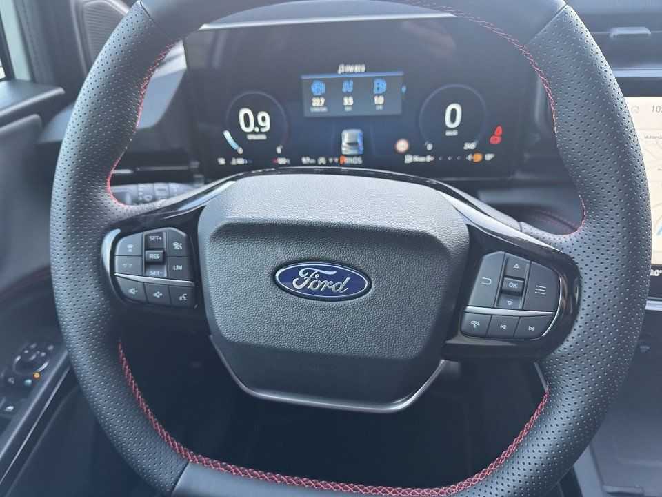 Fahrzeugabbildung Ford Puma 1.0 EcoBoost MHEV ST-Line X Powershift ST-L