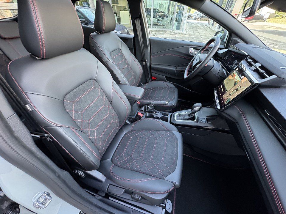 Fahrzeugabbildung Ford Puma 1.0 EcoBoost MHEV ST-Line X Powershift ST-L