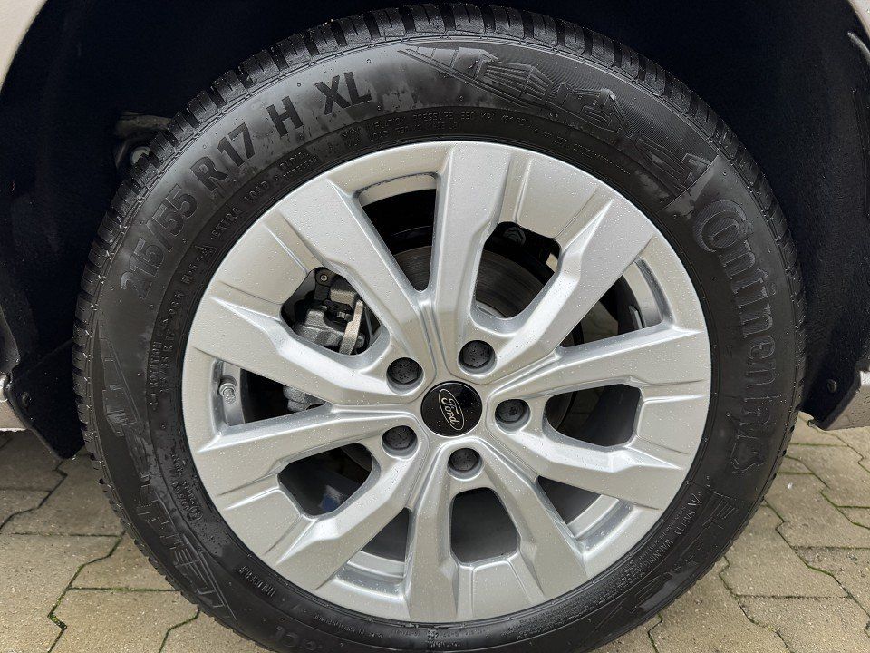 Fahrzeugabbildung Ford Tourneo Connect 2.0 Ecoblue (L1) TItanium Automa