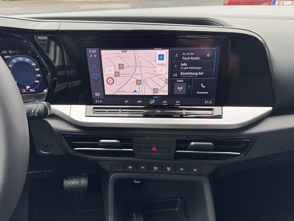 Fahrzeugabbildung Ford Tourneo Connect 2.0 Ecoblue (L1) TItanium Automa