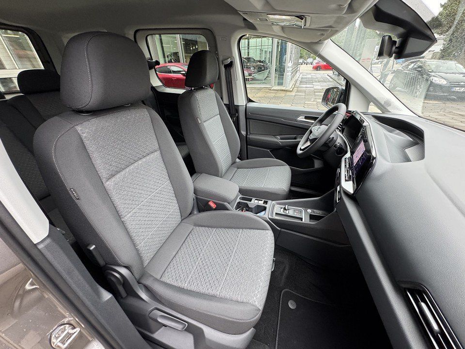 Fahrzeugabbildung Ford Tourneo Connect 2.0 Ecoblue (L1) TItanium Automa