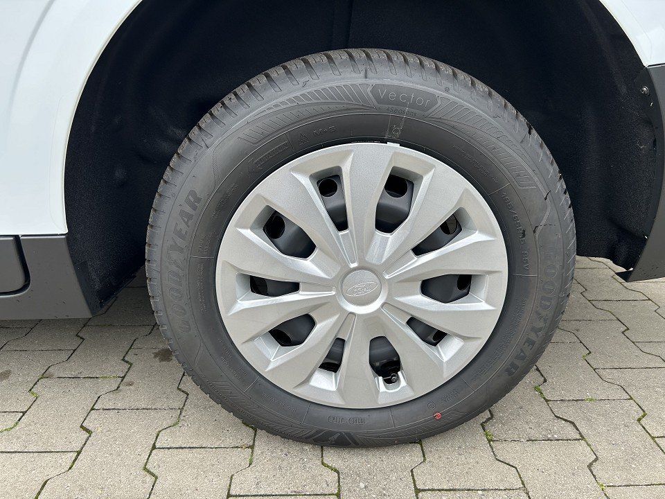 Fahrzeugabbildung Ford Transit Courier 1,0 Ecoboost Trend Automatik