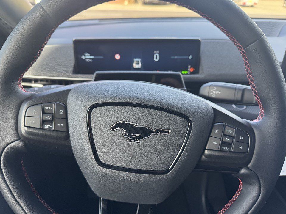 Fahrzeugabbildung Ford Mustang Mach-E RWD Premium Batterie Extended Ran