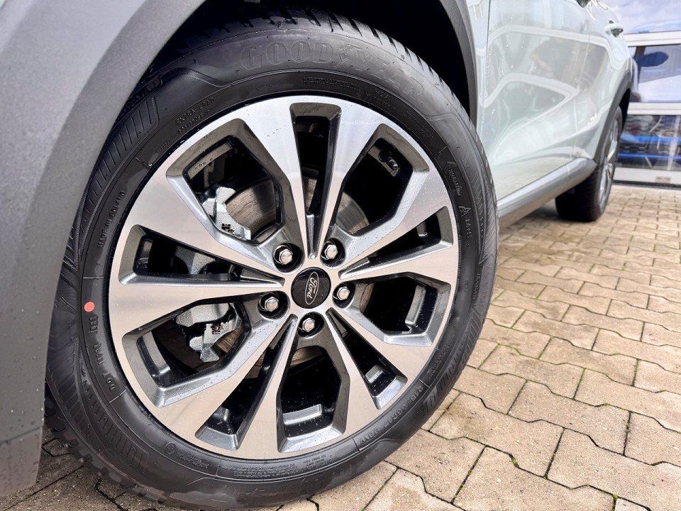 Fahrzeugabbildung Ford Puma 1.0 EcoBoost MHEV Titanium