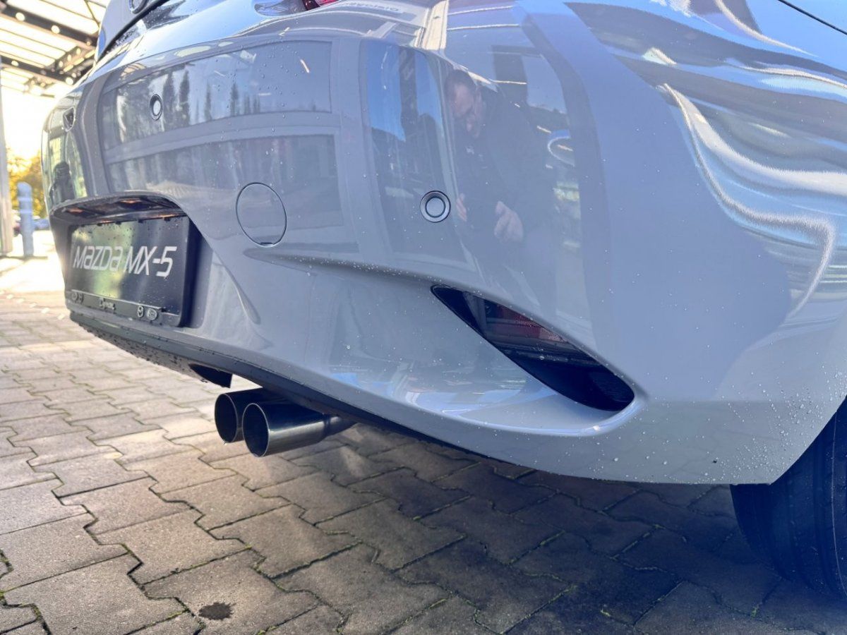 Fahrzeugabbildung Mazda MX-5 1.5L SKYACTIV G 132PS Exclusive