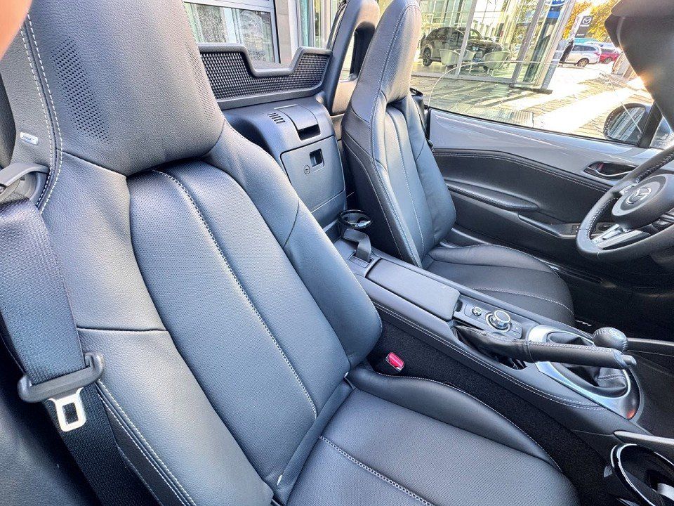 Fahrzeugabbildung Mazda MX-5 1.5L SKYACTIV G 132PS Exclusive