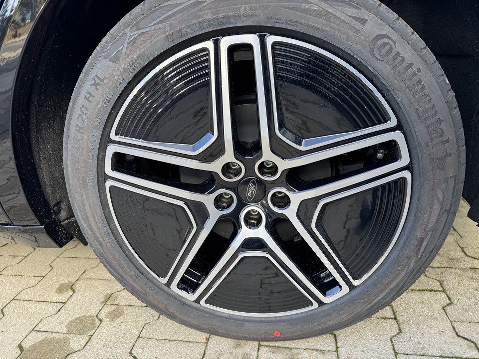 Fahrzeugabbildung Ford Capri EV RWD Premium Extended Range