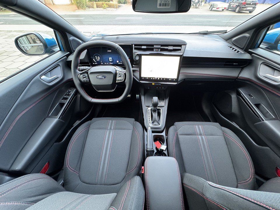 Fahrzeugabbildung Ford Puma 1.0 EcoBoost MHEV ST-Line Automatik