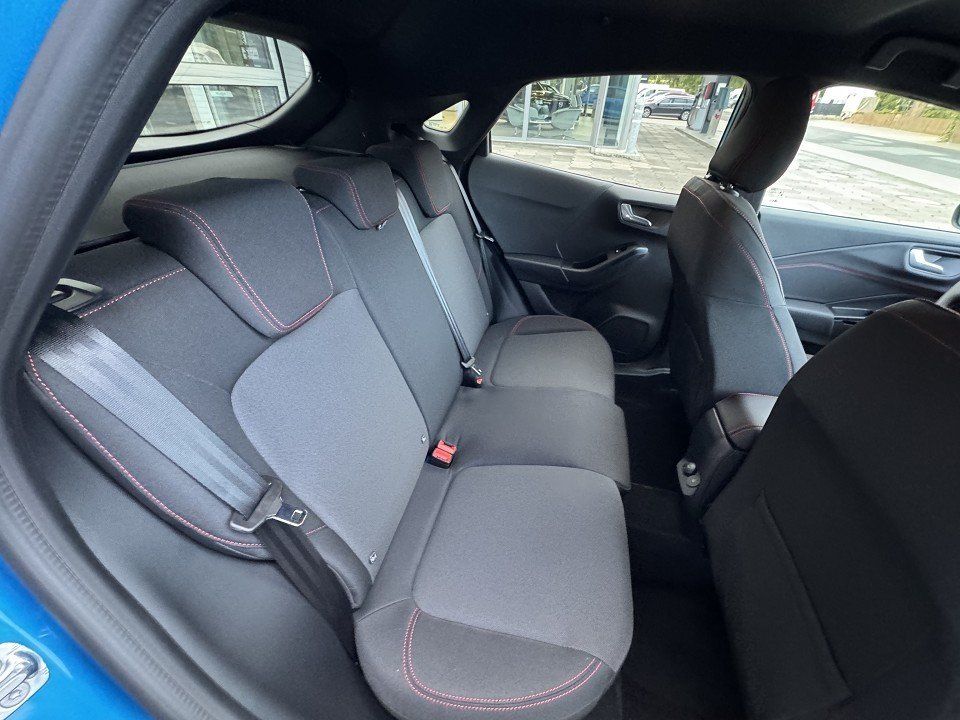 Fahrzeugabbildung Ford Puma 1.0 EcoBoost MHEV ST-Line Automatik