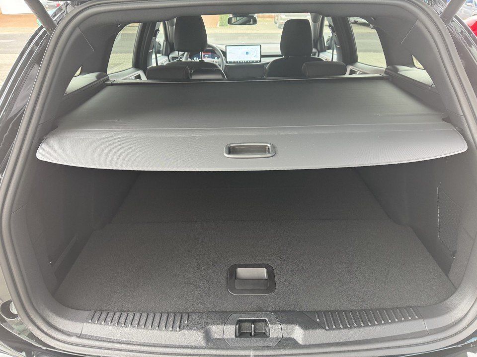 Fahrzeugabbildung Ford Focus Turnier 1.5 Ecoblue ST-Line X Automatik