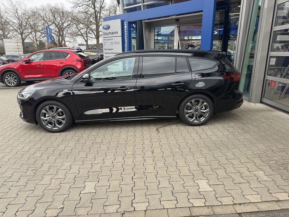 Fahrzeugabbildung Ford Focus Turnier 1.5 Ecoblue ST-Line X Automatik