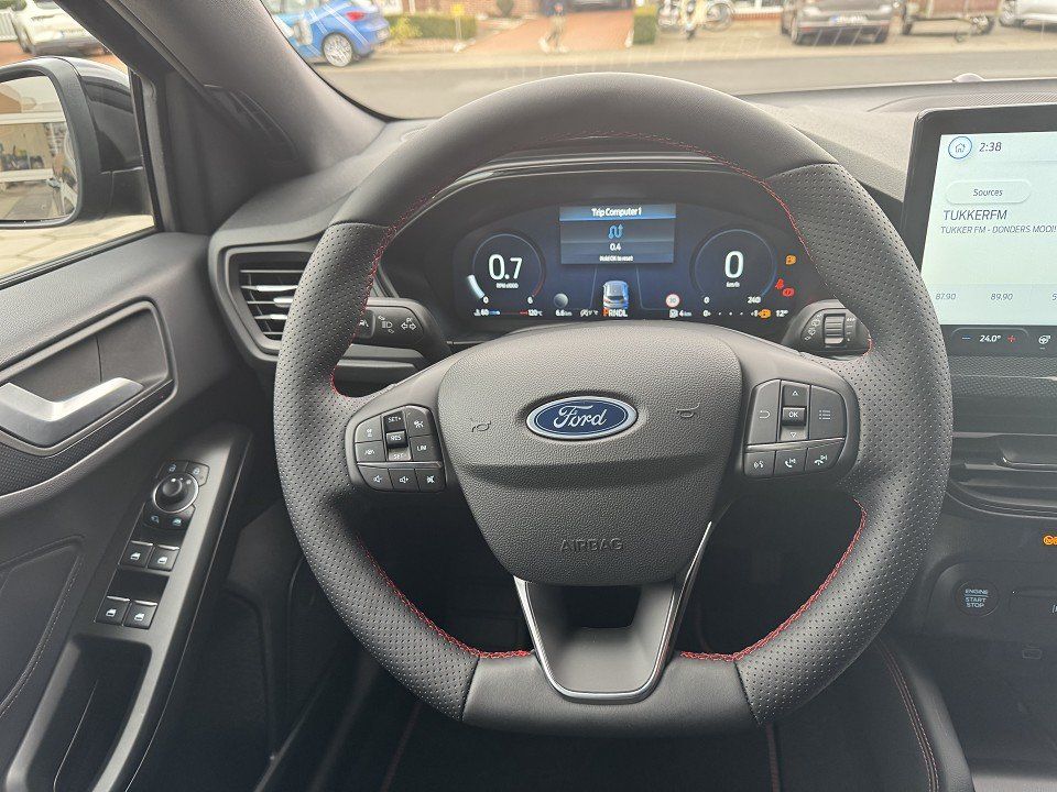 Fahrzeugabbildung Ford Focus Turnier 1.5 Ecoblue ST-Line X Automatik