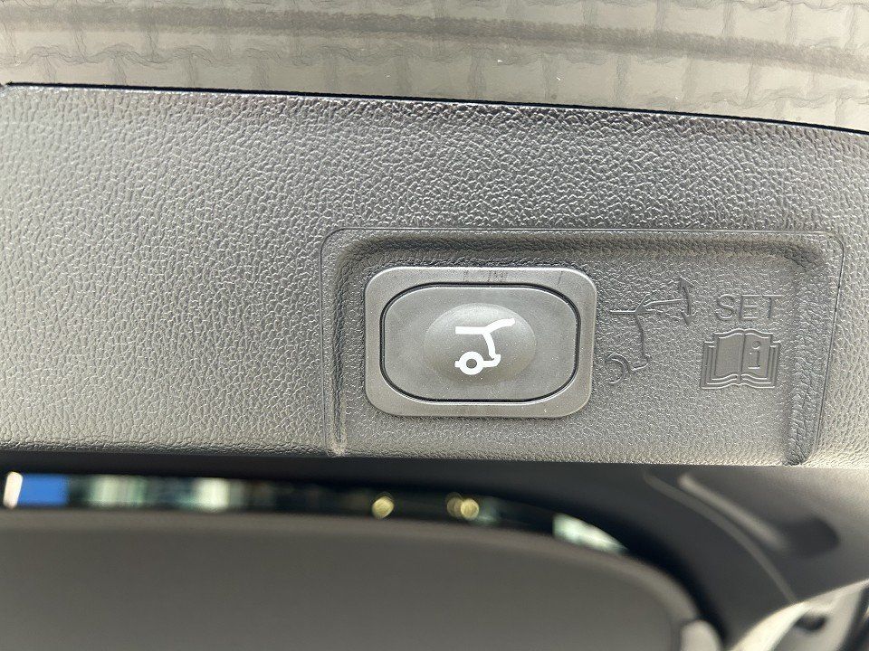 Fahrzeugabbildung Ford Puma 1.0 EcoBoost MHEV ST-Line Automatik