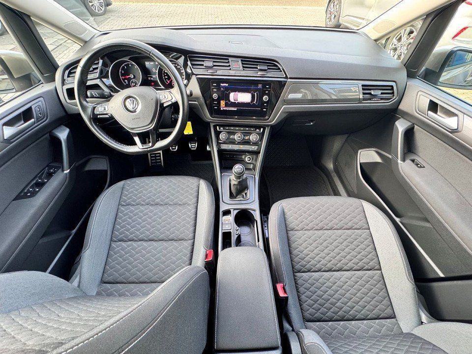 Fahrzeugabbildung Volkswagen Touran 1.5 TSI Join OPF