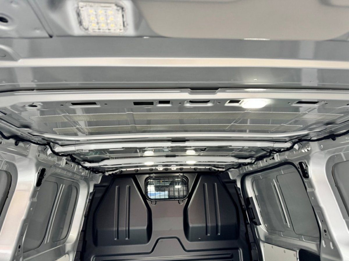 Fahrzeugabbildung Ford Transit Custom 2,0 Ecoblue 320 L1 Kasten Trend